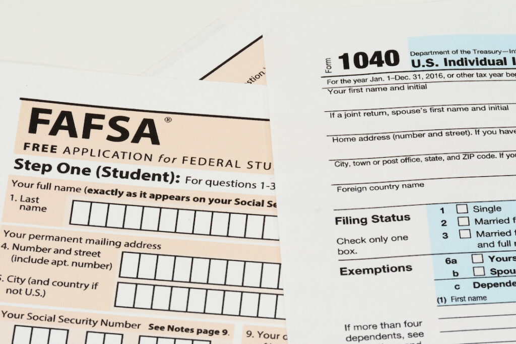 USA IRS Form 1040 and FAFSA Application